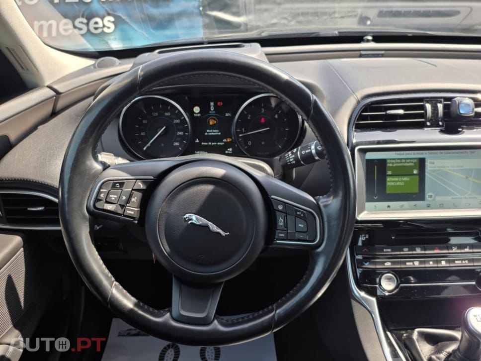 Jaguar XE 2.0 D Prestige