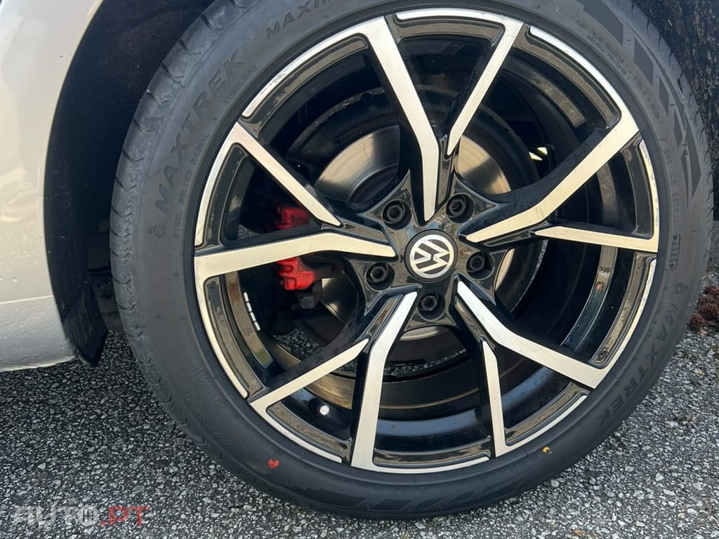 Volkswagen Golf VI