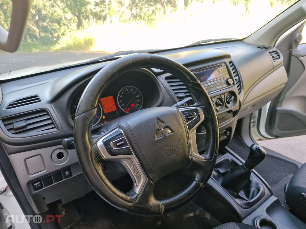 Mitsubishi L200 2.3 DI-D CD Invite 2WD
