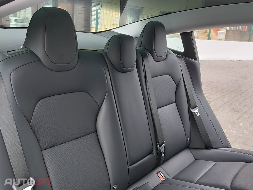 Tesla Model 3 Tração Traseira