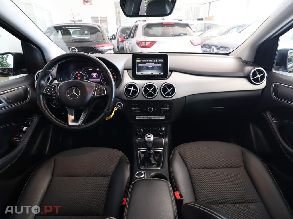Mercedes-Benz B 180 CDi Urban — fotografia 8