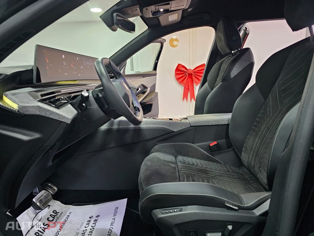 Peugeot 5008 GT Hybrid e-DCS6