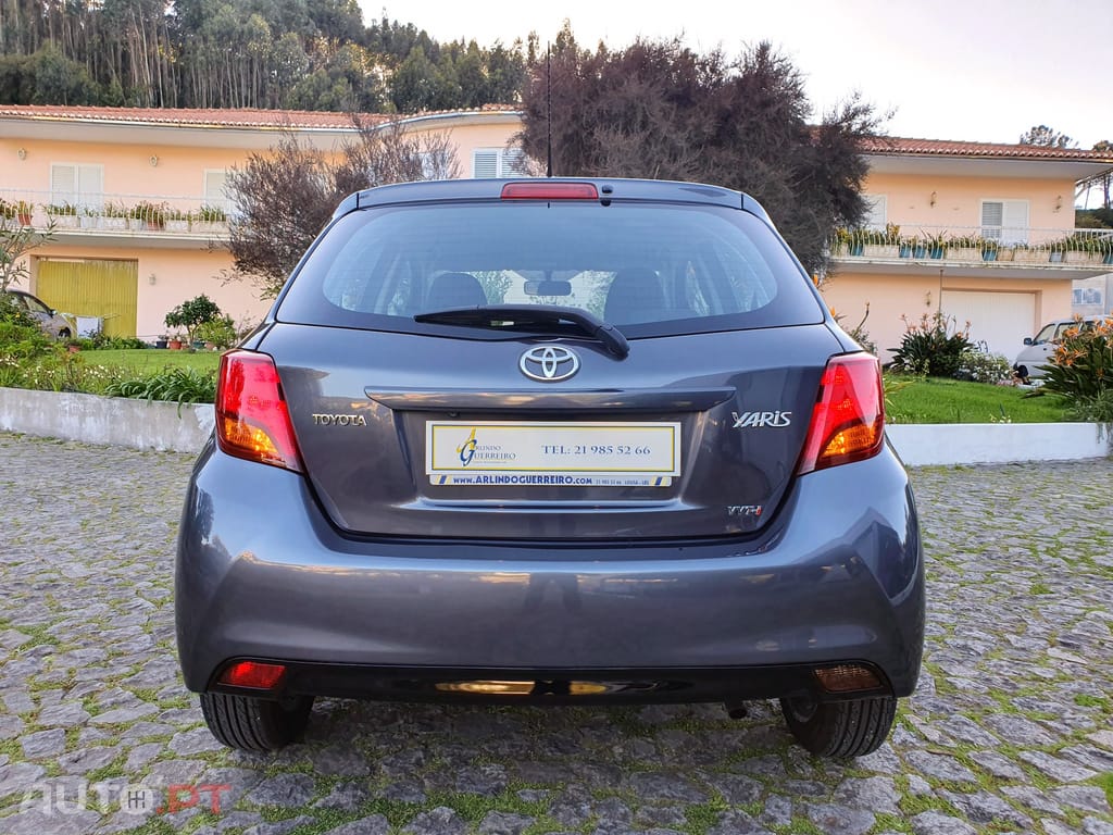 Toyota Yaris 1.0 VVT-i Comfort+Pack Style+Pack Techno+Navi
