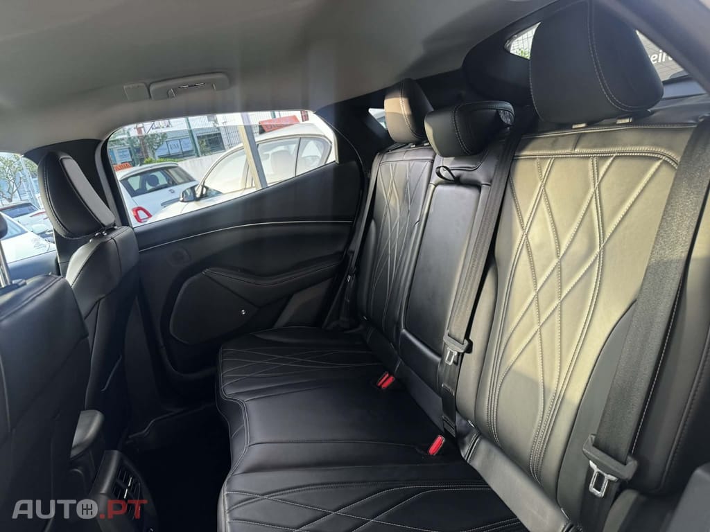 Ford Mustang Mach-E 75.7 kWh Base