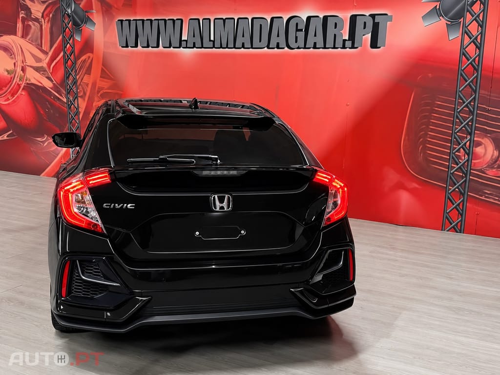 Honda Civic 1.0 i-VTEC Elegance Navi