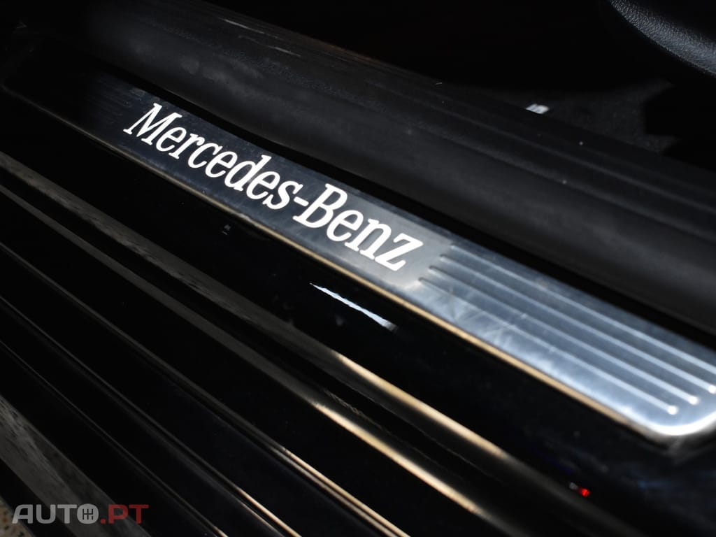 Mercedes-Benz A 250 e 8G-DCT AMG Line