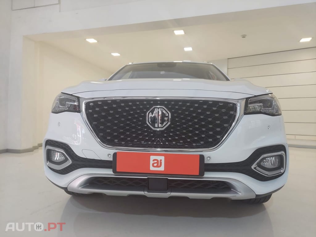 MG EHS PHEV Luxury