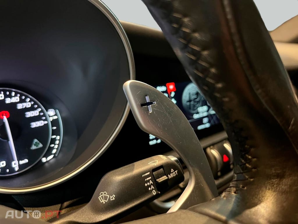 Alfa Romeo Giulia Quadrifoglio bi-turbo 510cv