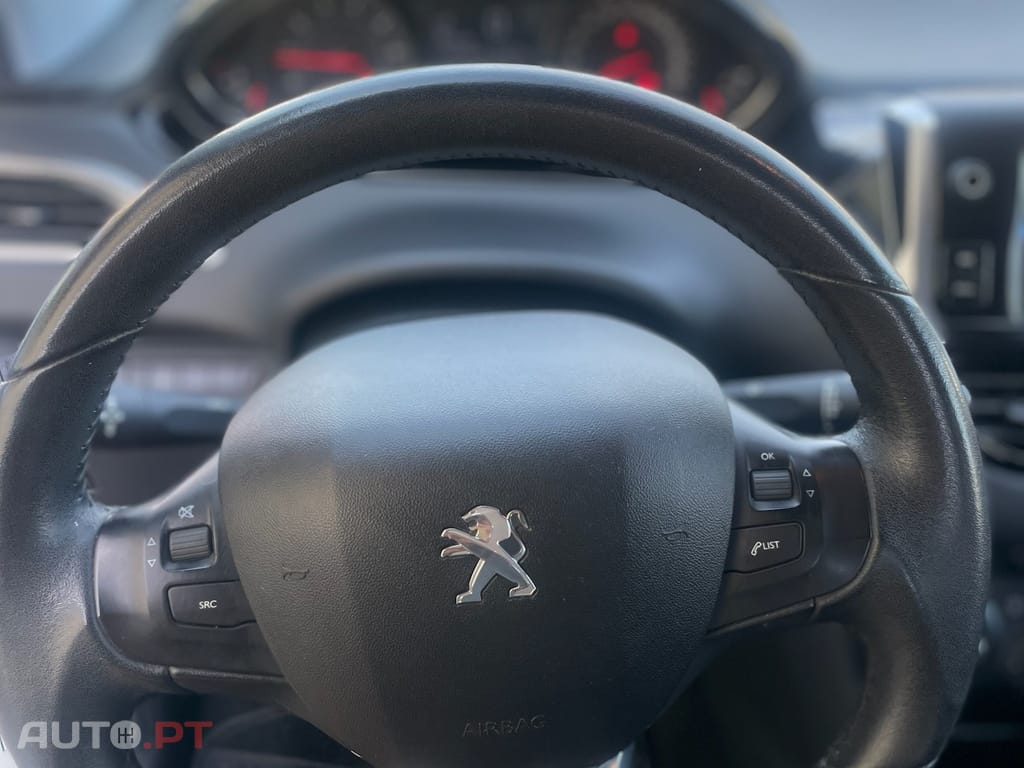 Peugeot 208 1.2 VTi Style