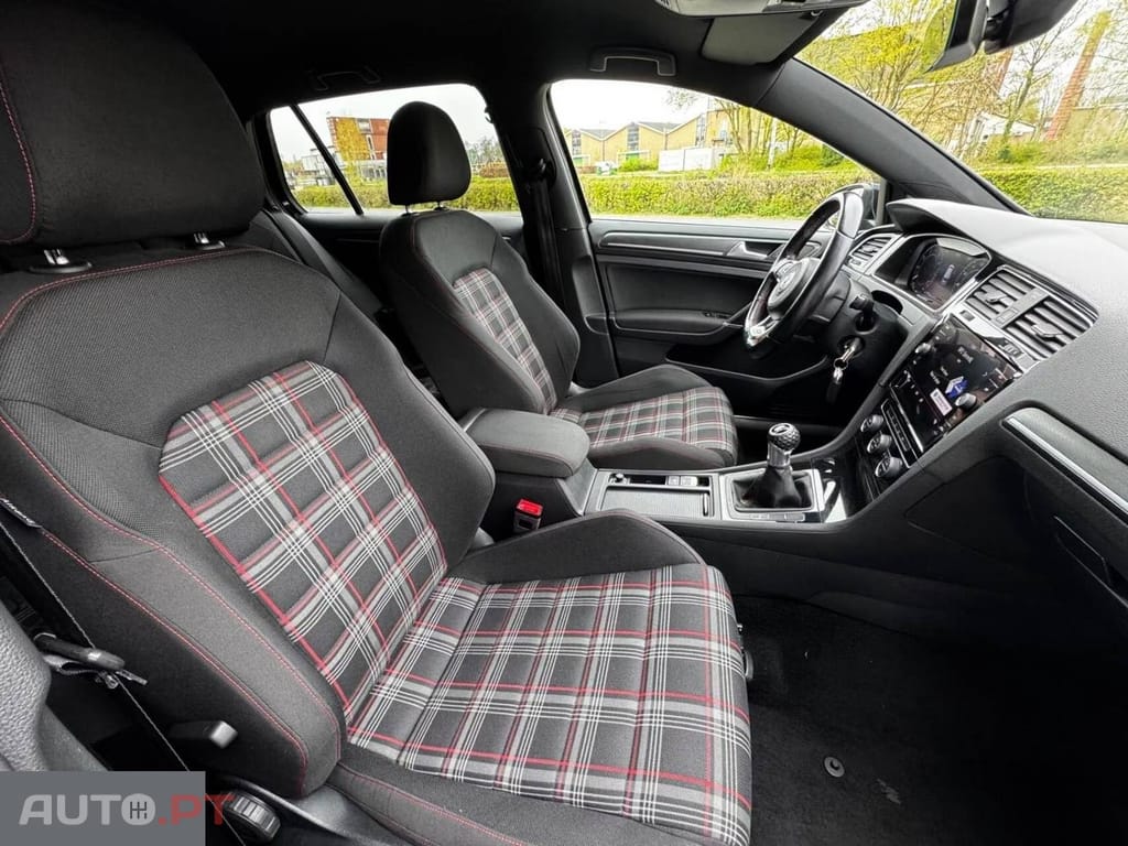 Volkswagen Golf 2.0 TSI  GTI Performance