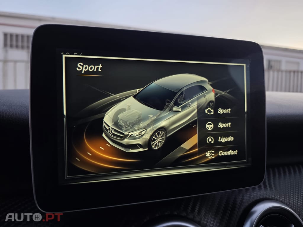 Mercedes-Benz 180 Mercedes-Benz Classe A 180 AMG Line (122cv)