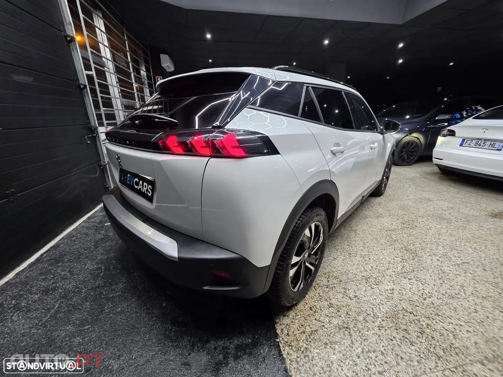 Peugeot E-2008 50 kWh Allure Pack