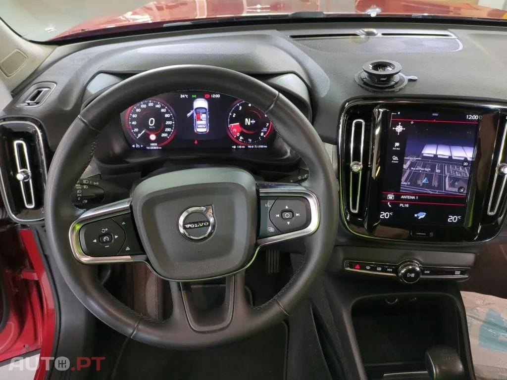 Volvo XC40 1.5 T2 Momentum Plus