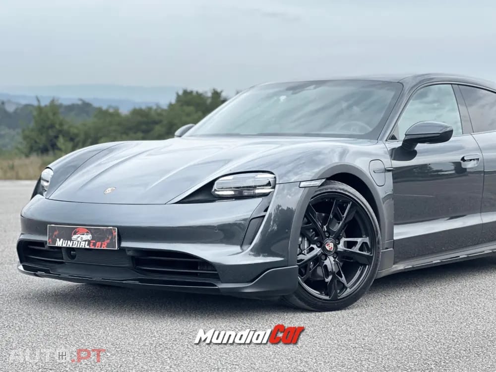 Porsche Taycan 4