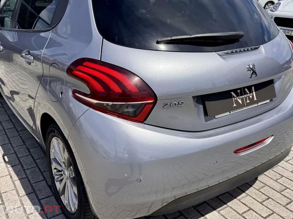 Peugeot 208 1.2 PureTech Signature
