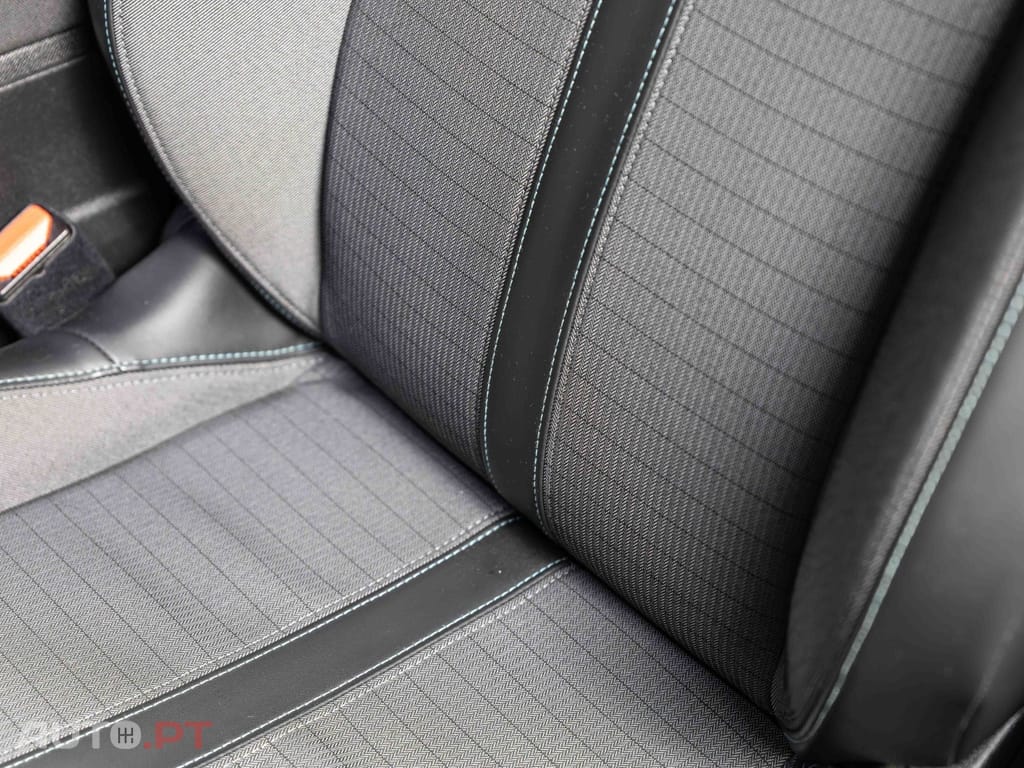 Peugeot 2008 1.2 PureTech Allure Pack EAT8