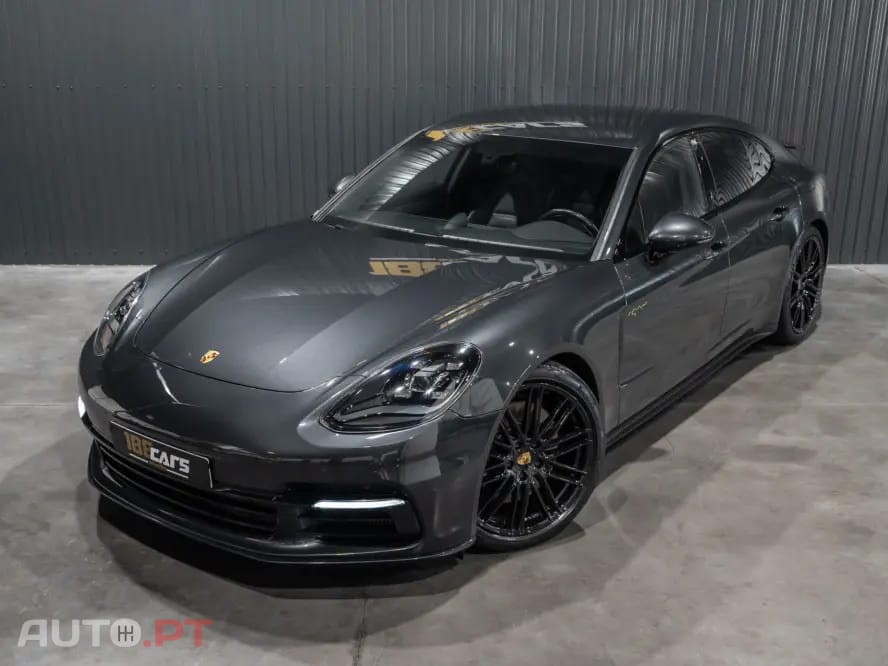 Porsche Panamera 4 E-Hybrid