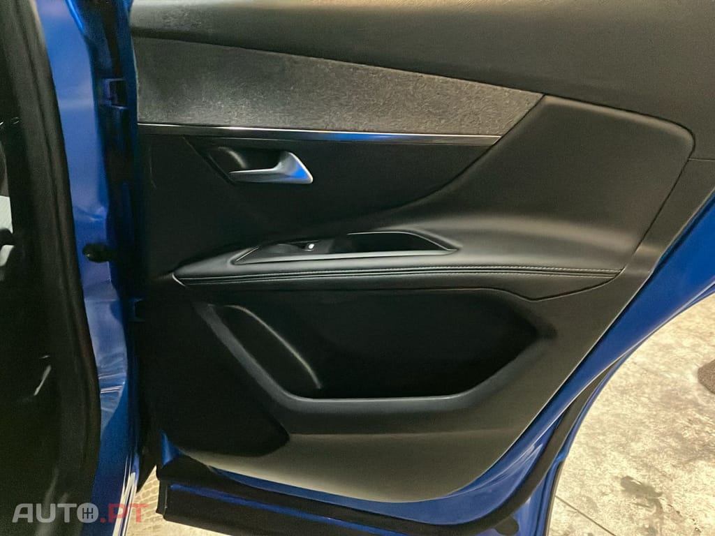 Peugeot 3008 1.2 PureTech Allure EAT8