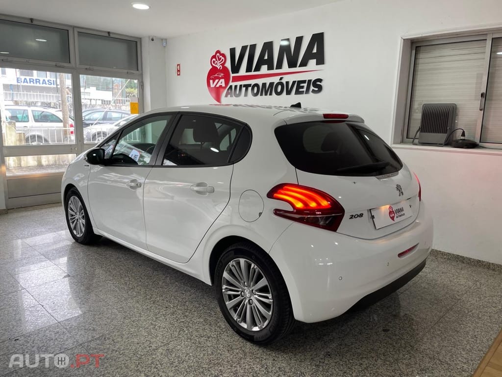 Peugeot 208 1.2 PureTech Signature