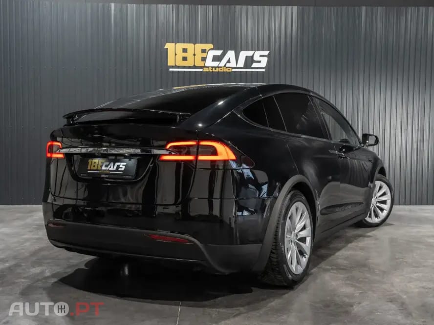 Tesla Model X 100D