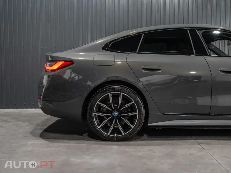 BMW i4 eDrive40 Pack Desportivo M Pro