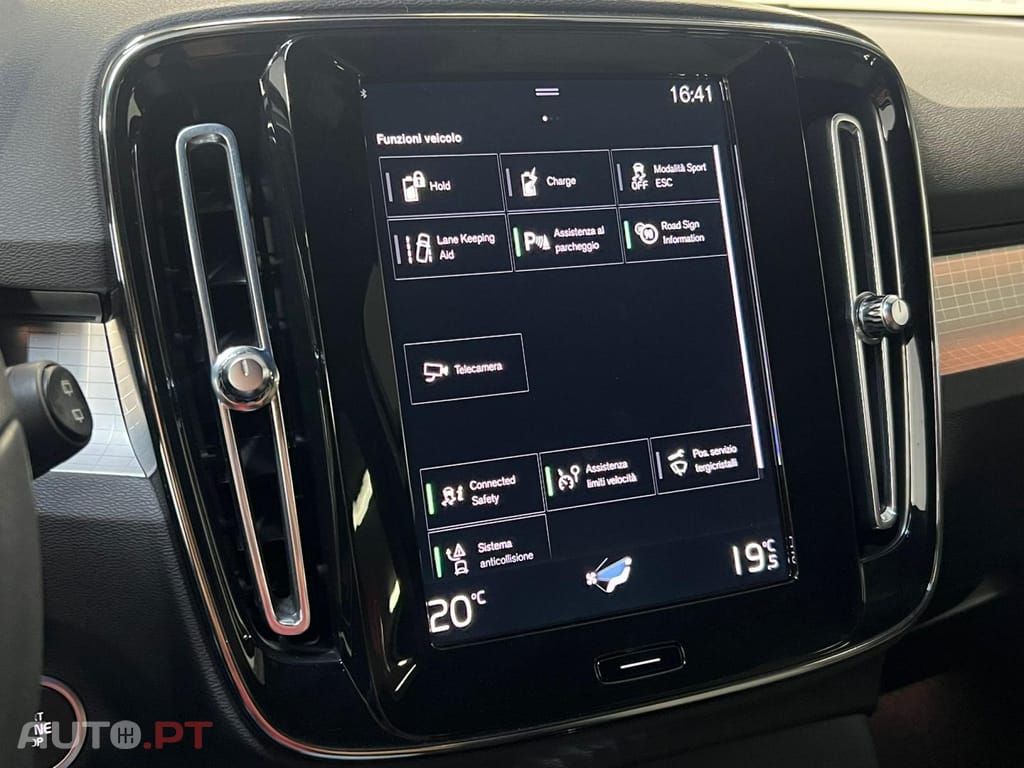 Volvo XC40 1.5 T4 211 Core PG HYBRID