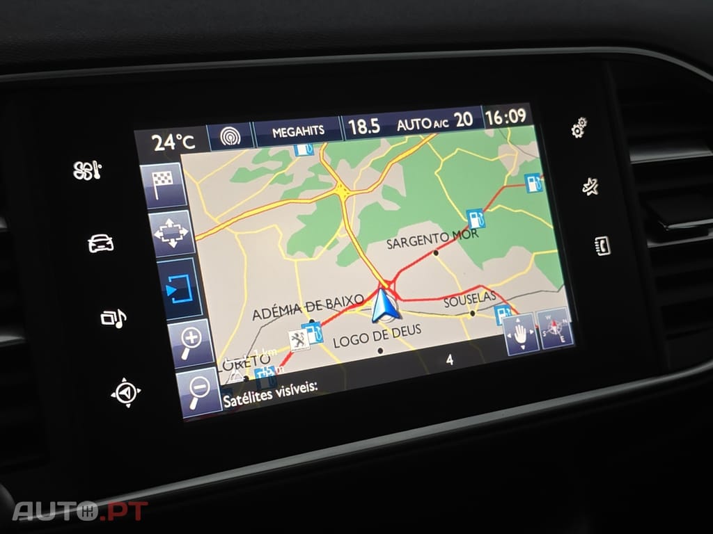 Peugeot 308 1.2 PureTech Allure Faróis Full LED