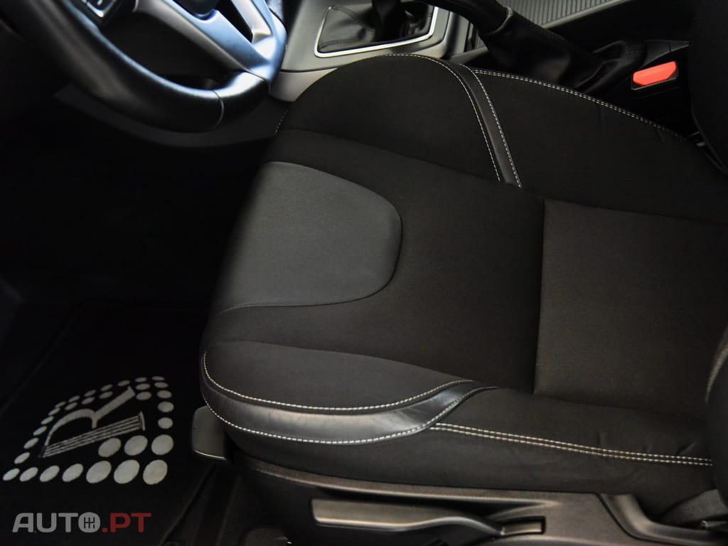 Volvo V40 2.0 D3 Momentum