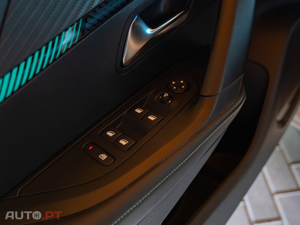 Peugeot 2008 1.2 PureTech Allure Pack EAT8