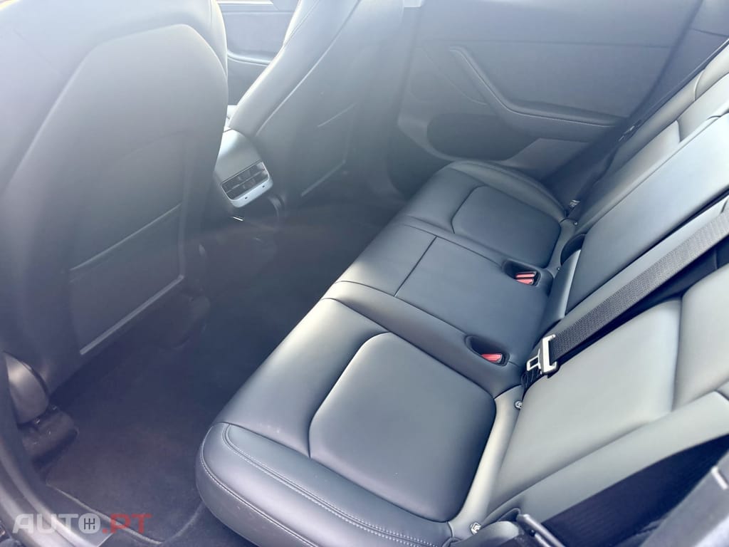 Tesla Model 3 Standard Range Plus RWD