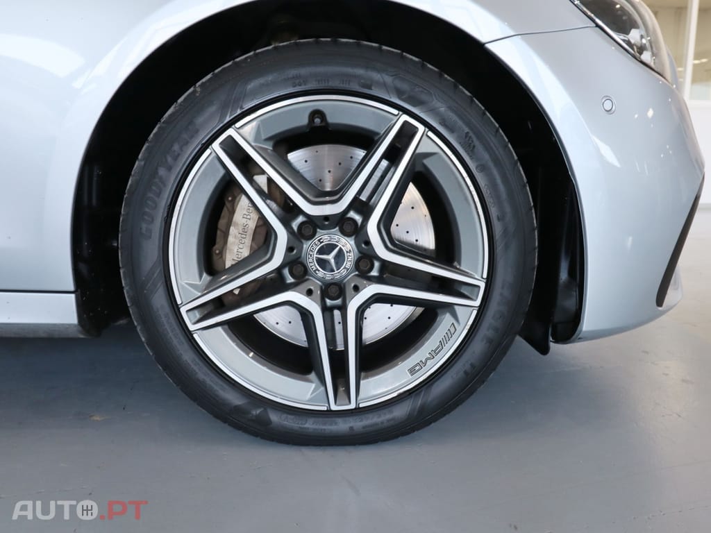 Mercedes-Benz E 300 Bluetec Hybrid Avantgarde