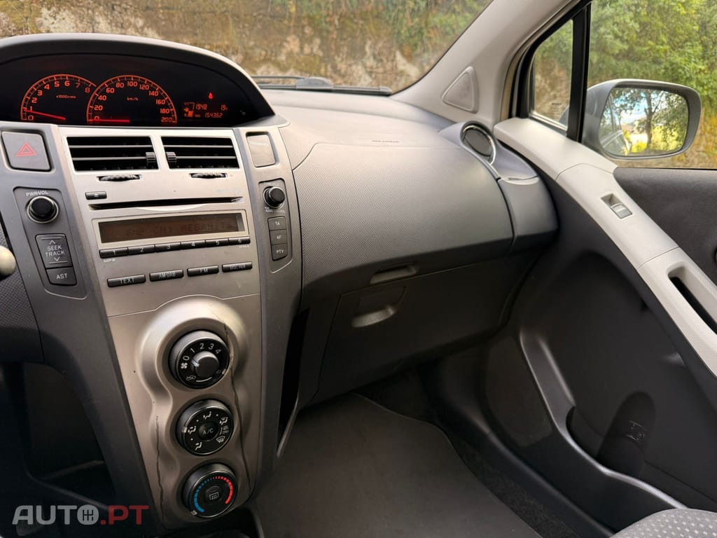 Toyota Yaris 1.0 VVT-i Sport+VSC
