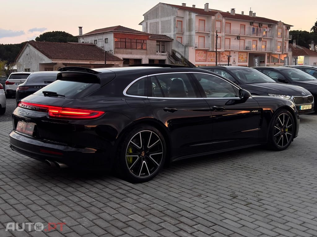 Porsche Panamera 4 E-Hybrid