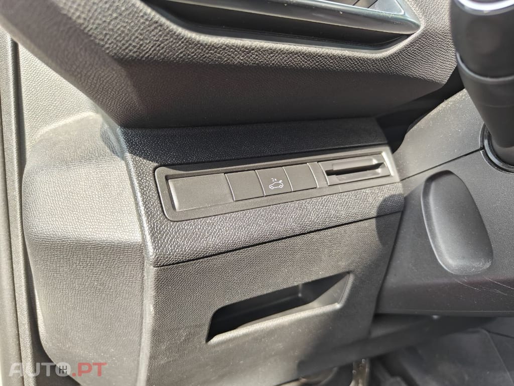 Peugeot 3008 1.5 BlueHdi EAT8 Allure