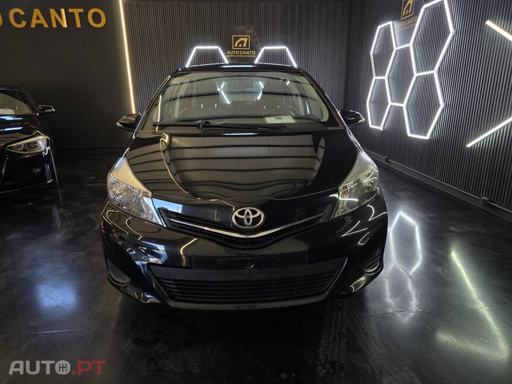 Toyota Yaris 1.3 VVT-i Sol High Pack