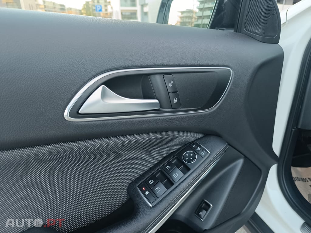 Mercedes-Benz GLA 180 d Style