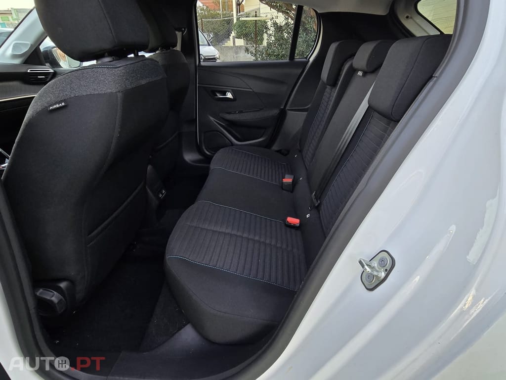 Peugeot E-208 50 kWh Style