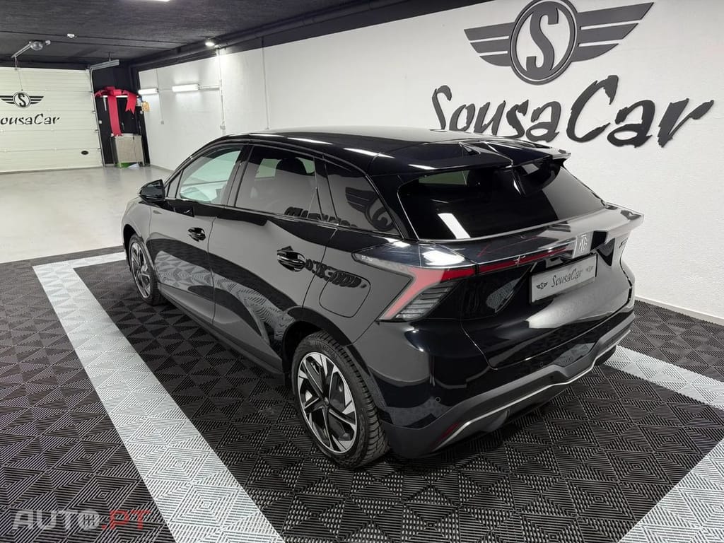 MG MG4 64 kWh Luxury