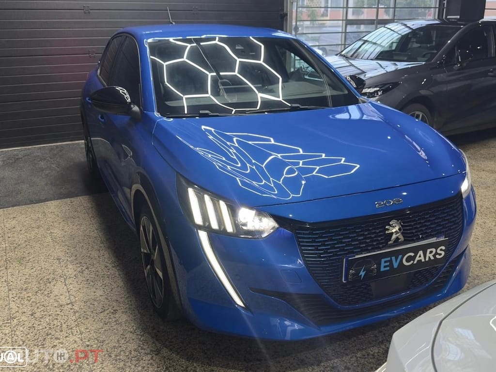 Peugeot E-208 50 kWh GT