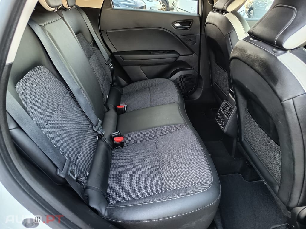 Renault Captur 1.6 E-Tech Plug-In Intens