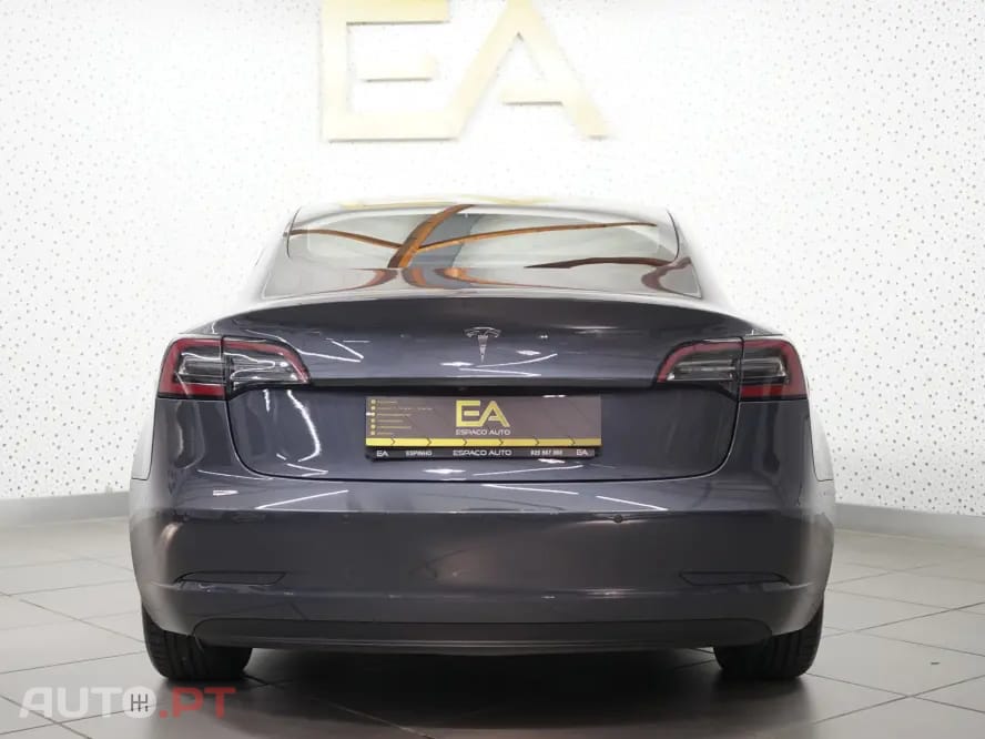 Tesla Model 3 Standard Range Plus RWD