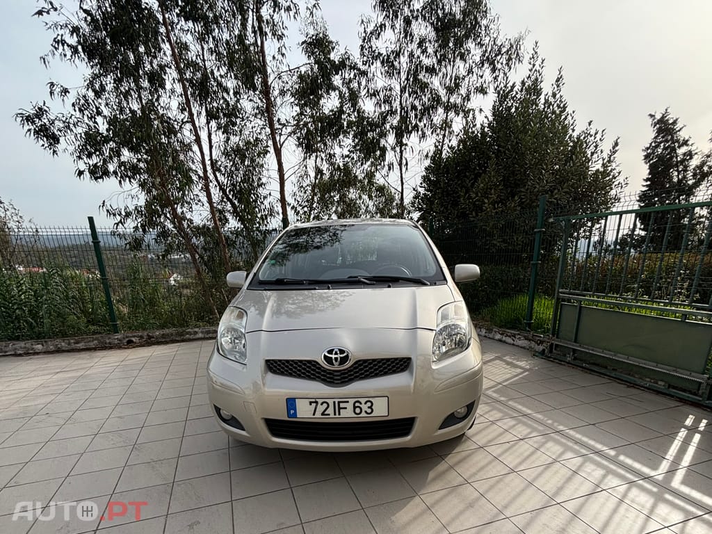 Toyota Yaris C/ GPL. -  1.3 VVT-i High Pack +Navi & GPL