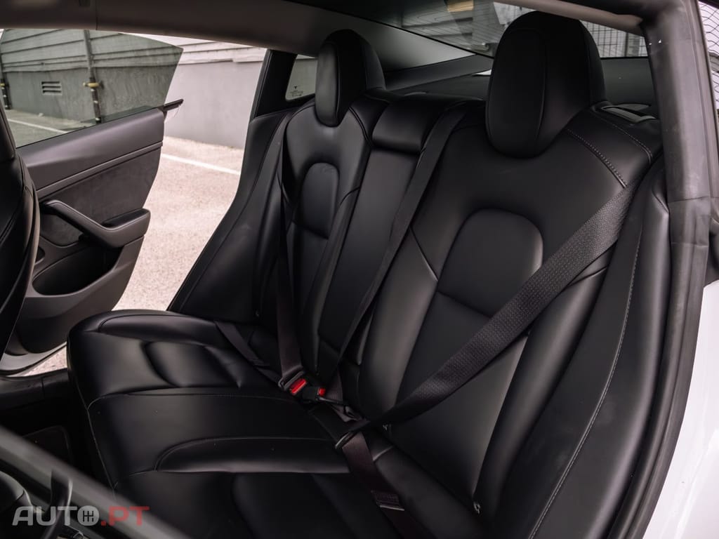 Tesla Model 3 Standard Range Plus RWD