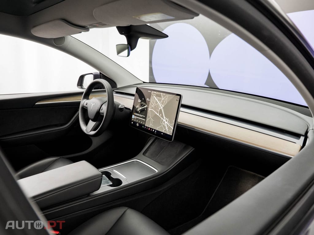 Tesla Model Y Long Range Tração Integral