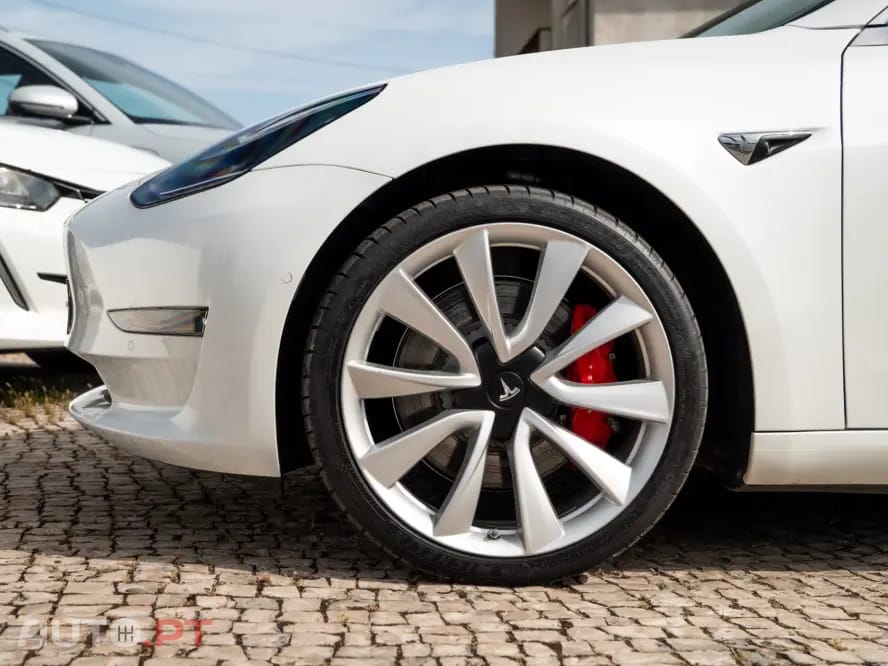 Tesla Model 3 Long Range AWD Dual Motor Performance
