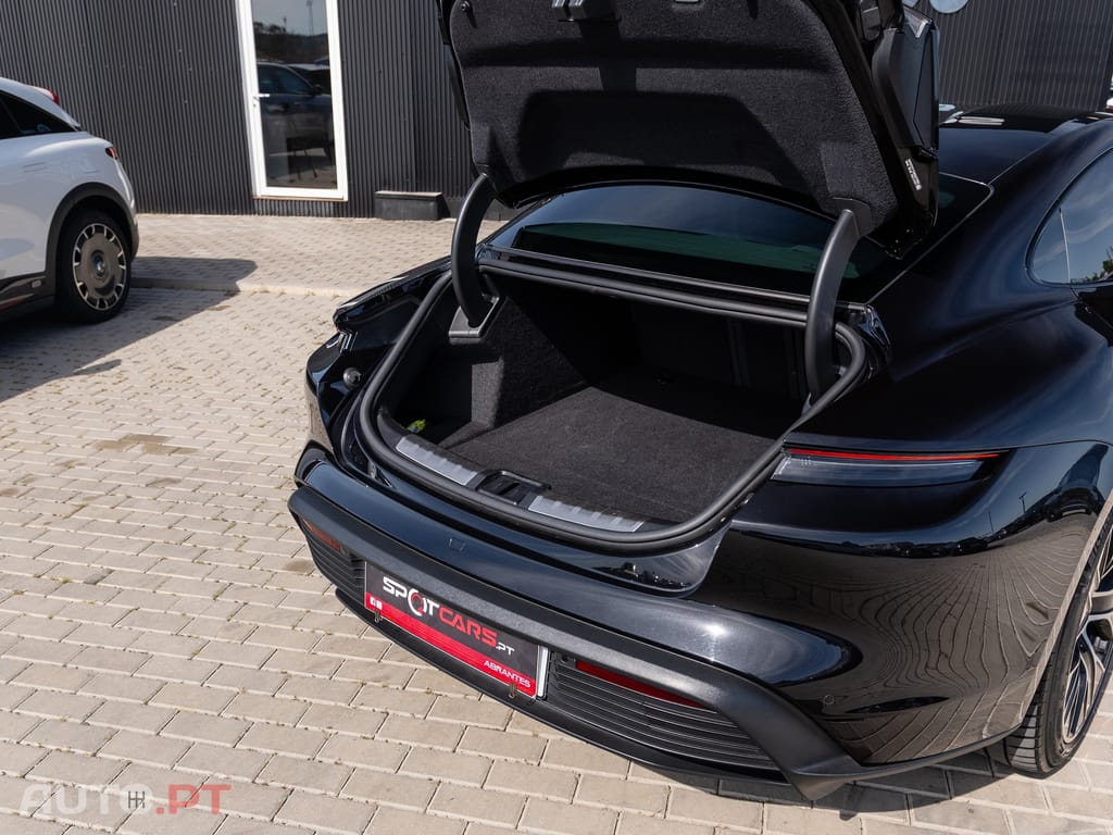 Porsche Taycan 4S