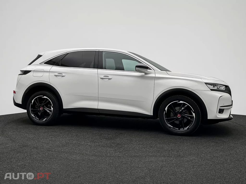 DS DS7 Crossback Performance Line