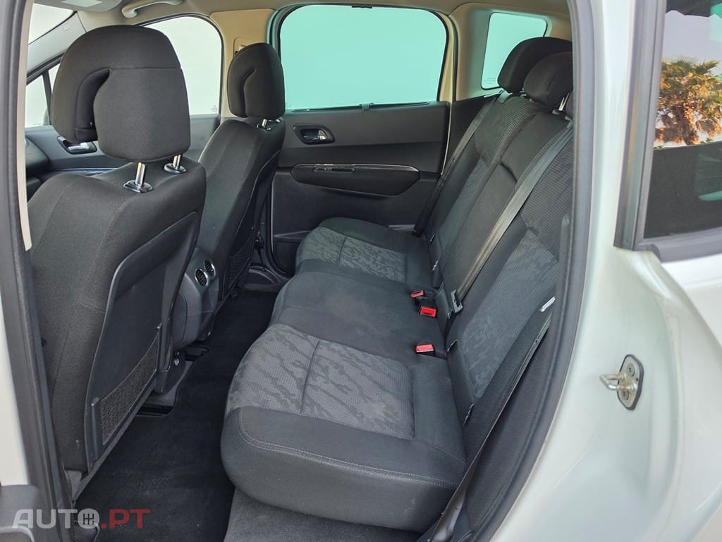Peugeot 3008 1.6 HDi Executive CMP6