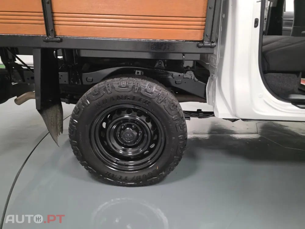 Toyota Hilux 2.4 D-4D 4WD CD CH