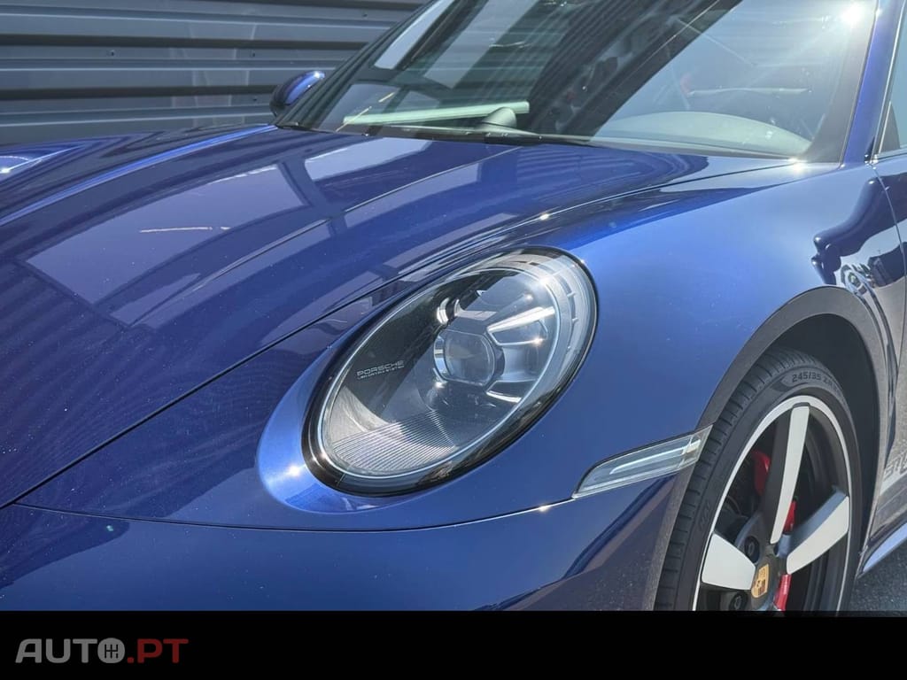 Porsche 992 Carrera 4S